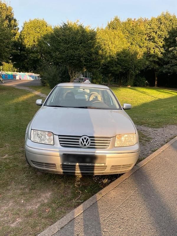 Silber Gebraucht 2000 VW Bora Limousine | 1.700 € (Guter Preis) - Bild 1/4