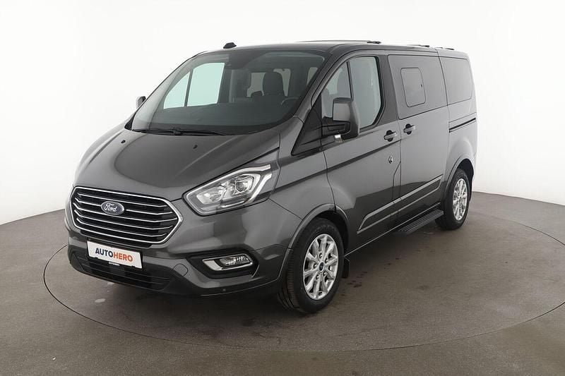 Grau Gebraucht 2020 Ford Tourneo Custom Titanium Van / Kleinbus | 29.590 € (Teuer) - Bild 1/3