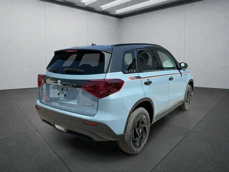 Neu Suzuki Vitara 110 PS (80 kW) 2026 Schwarz SUV