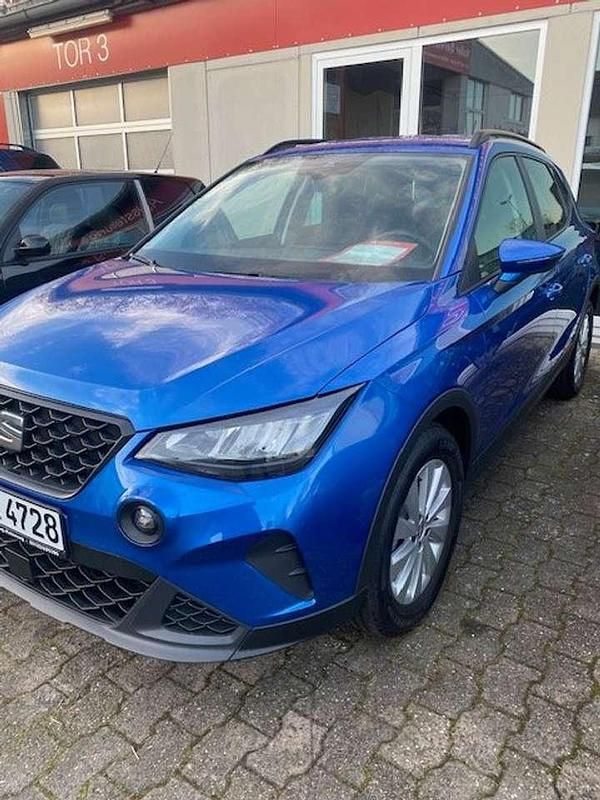 Neu Seat Arona 95 PS (69 kW) 2025 Saphirblau SUV