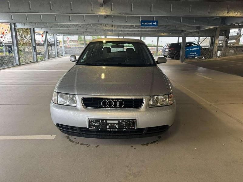 Silber Gebraucht 2000 Audi A3 Ambition Limousine | 2.750 € (Fairer Preis) - Bild 1/4