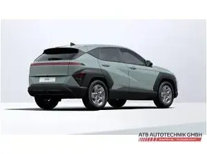 Neu Hyundai Kona Select 150 PS (110 kW) 2025 Gruen SUV