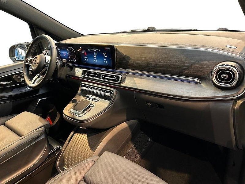 Usata Mercedes V300 237 CV (174 kW) 2025 Argento Monovolume