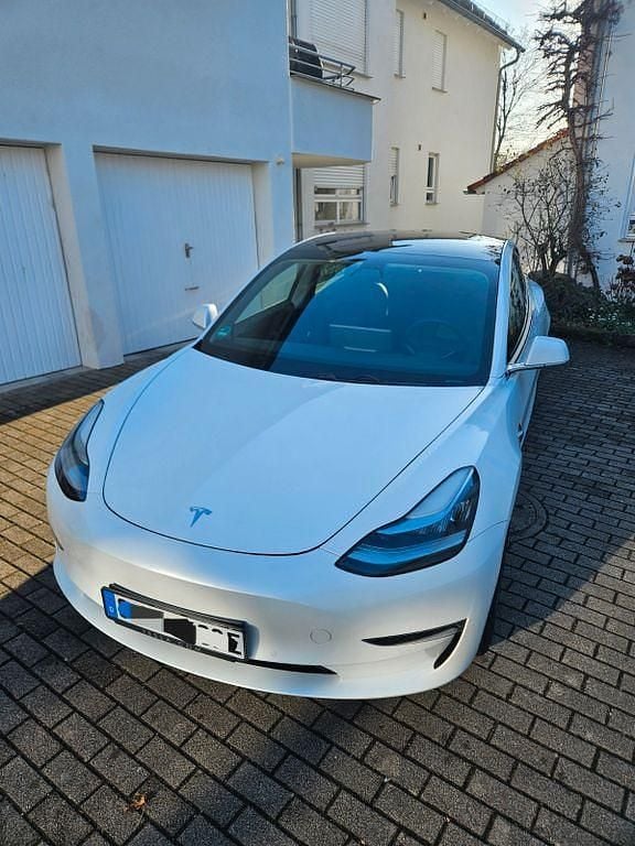 Gebraucht Tesla Model 3 324 kW (441 PS) 2019 Weiß Limousine