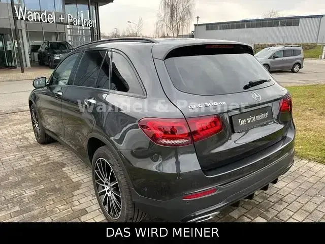 Gebraucht Mercedes GLC300de AMG 194 PS (142 kW) 2020 Andere Limousine
