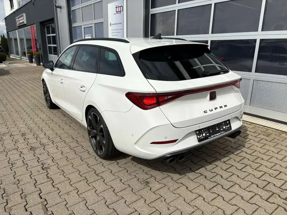 Gebraucht Cupra Leon VZ 300 PS (220 kW) 2024 "candy" weiss Kombi