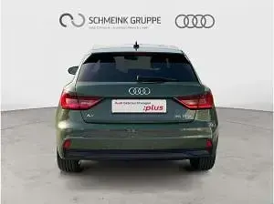 Neu Audi A1 150 PS (110 kW) 2026 Grün (distriktgrün metallic) SUV