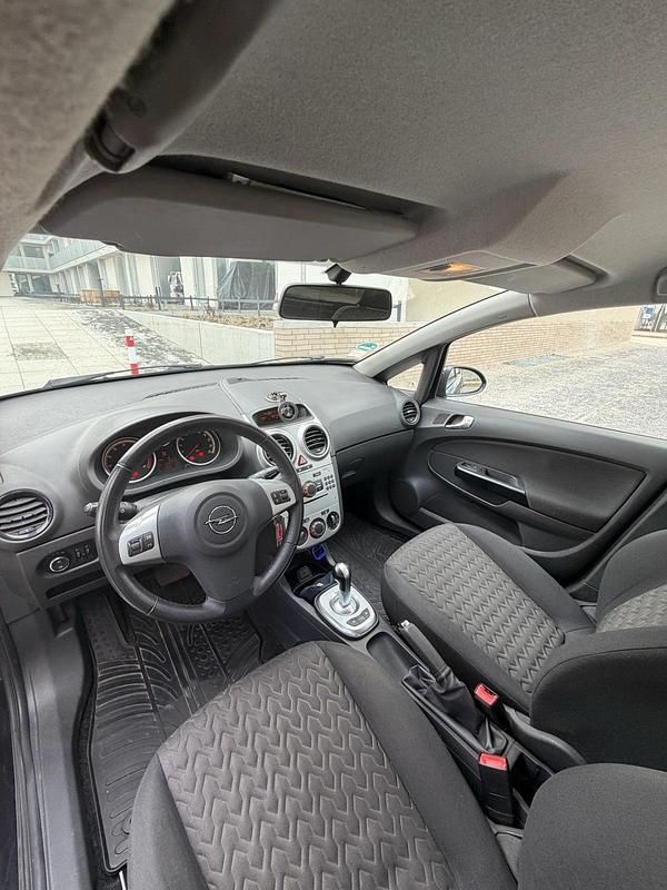 Gebraucht Opel Corsa 70 PS (51 kW) 2013 Schwarz Kleinwagen