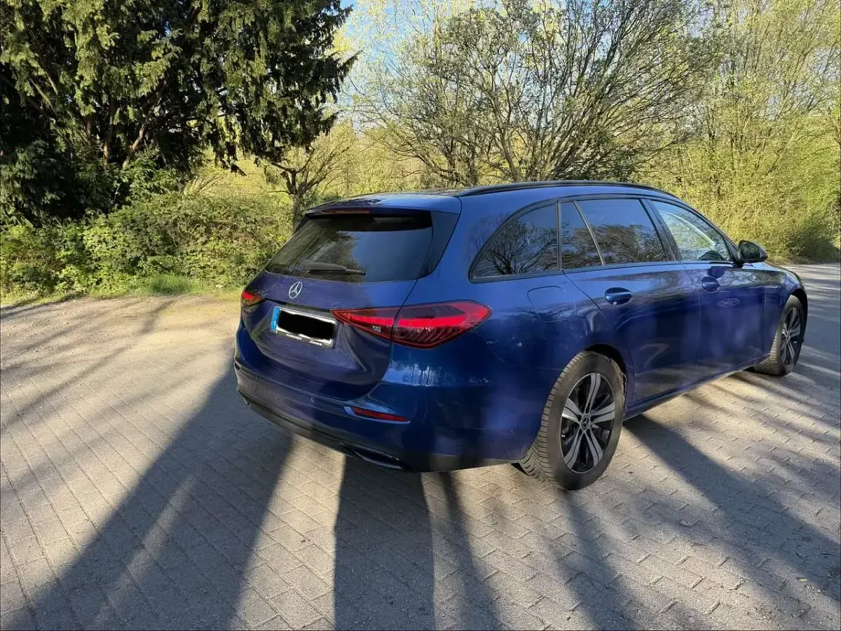 Gebraucht Mercedes C220 Night 200 PS (147 kW) 2022 Blau Kombi