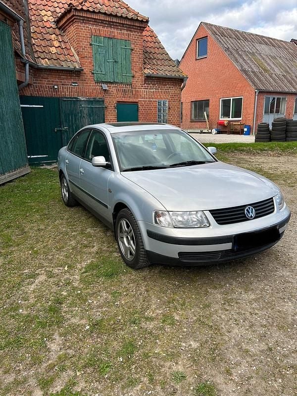 Silber Gebraucht 1998 VW Passat Limousine | 800 € (Guter Preis) - Bild 1/4