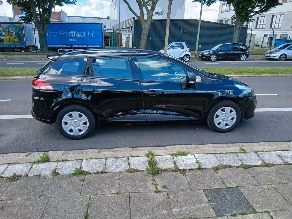 Gebraucht Renault Clio LIMITED 73 PS (53 kW) 2017 Schwarz Limousine