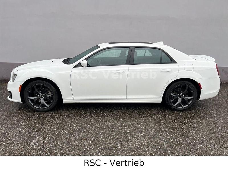 Gebraucht Chrysler 300C 367 PS (269 kW) 2021 Weiß Limousine