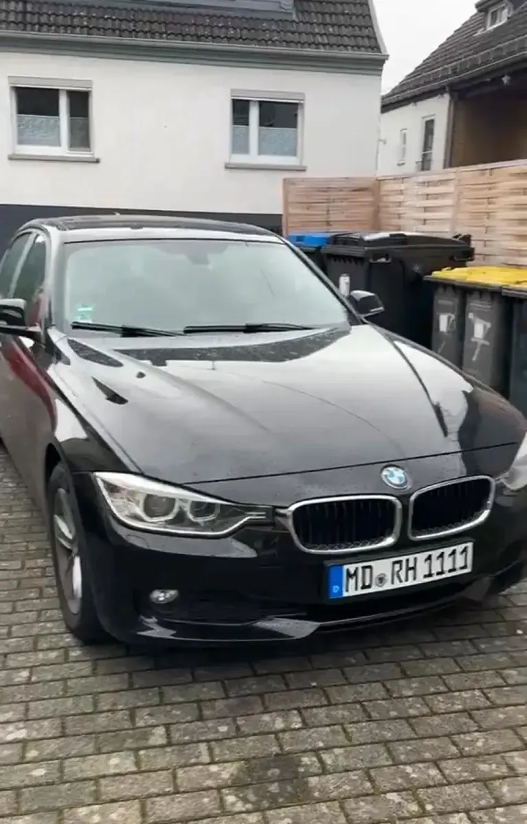 Gebraucht BMW 318 150 PS (110 kW) 2014 Schwarz Limousine