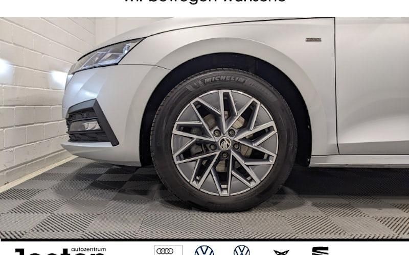 Gebraucht Skoda Octavia Tour 110 PS (80 kW) 2023 Brilliantsilber metallic Kombi