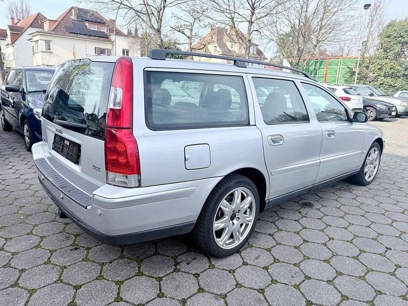 Gebraucht Volvo V70 Kinetic 140 PS (102 kW) 2005 Silber Kombi
