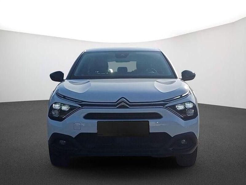 Second-hand Citroën C4 Feel 131 CP (96 kW) 2023 Alb SUV