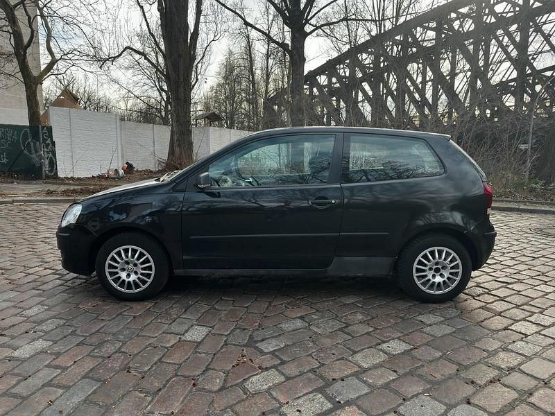 Gebraucht VW Polo 54 PS (39 kW) 2005 Schwarz Kleinwagen
