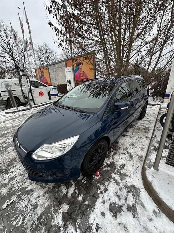 Second-hand Ford Focus 125 CP (91 kW) 2012 Albastru Break