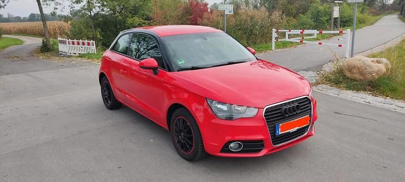 Rot Gebraucht 2013 Audi A1 Kleinwagen | 4.800 € (Guter Preis) - Bild 1/4