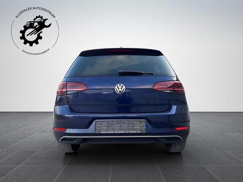 Second-hand VW Golf VII Join 150 CP (110 kW) 2018 Albastru Berlinǎ