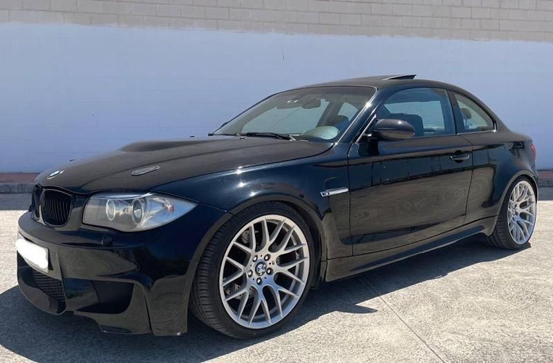 Schwarz Gebraucht 2008 BMW 135 Performance Kleinwagen | 31.500 € - Bild 1/4