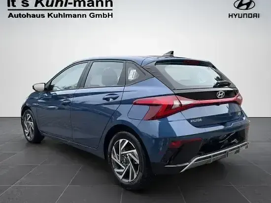 Neu Hyundai i20 Trend 101 PS (74 kW) 2025 Vibrant blue Kleinwagen