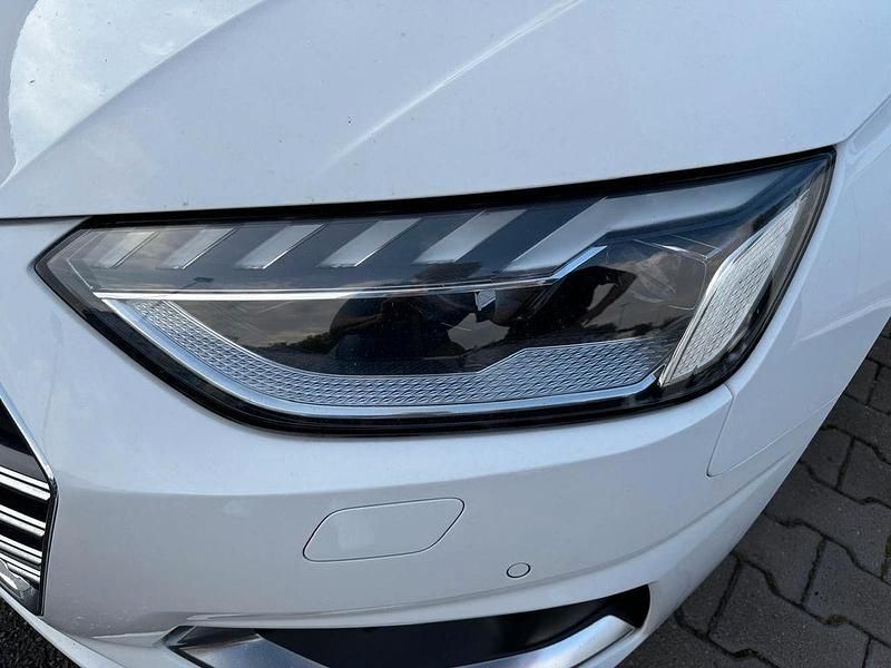 Gebraucht Audi A4 Advanced 163 PS (119 kW) 2022 Weiß Kombi