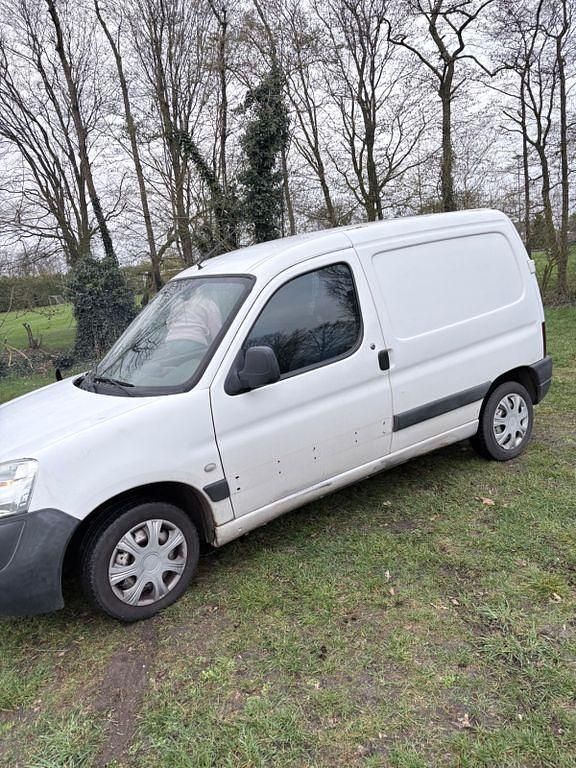 Gebraucht Peugeot Partner 69 PS (50 kW) 2004 Weiß Van / Kleinbus