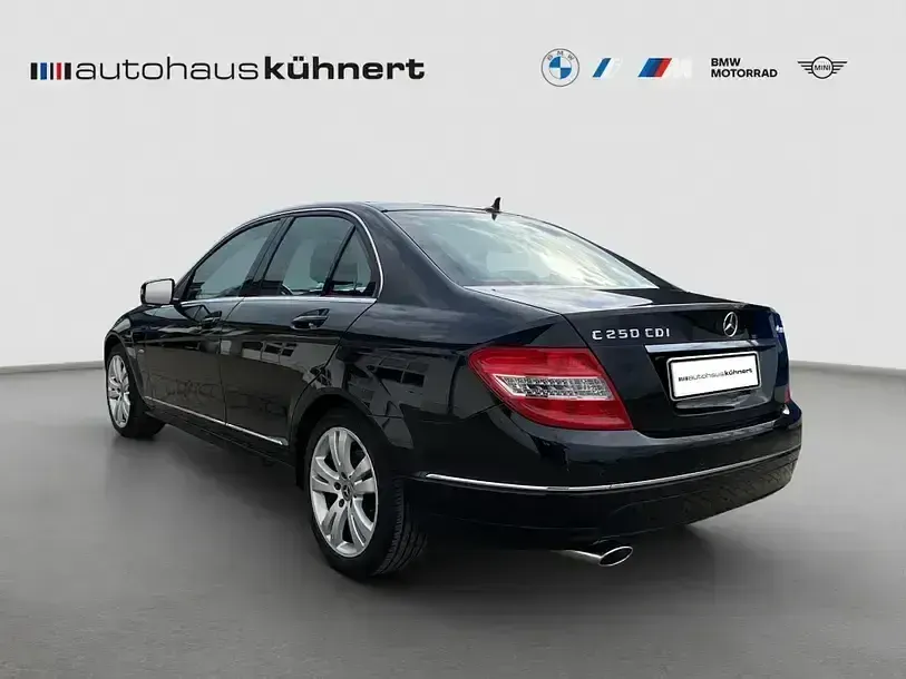Używany Mercedes C250 204 KM (150 kW) 2011 Czarny Sedan/Limuzyna