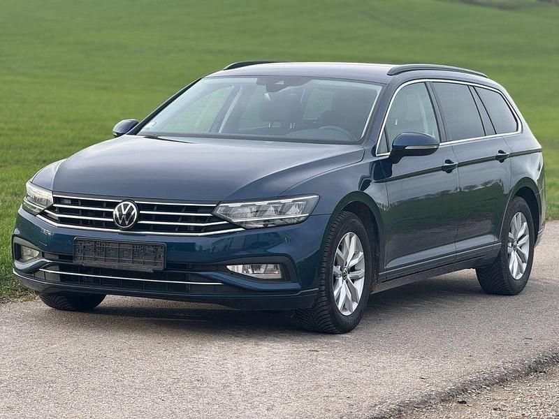 Blau Gebraucht 2021 VW Passat Business Kombi | 15.827 € (Guter Preis) - Bild 1/4