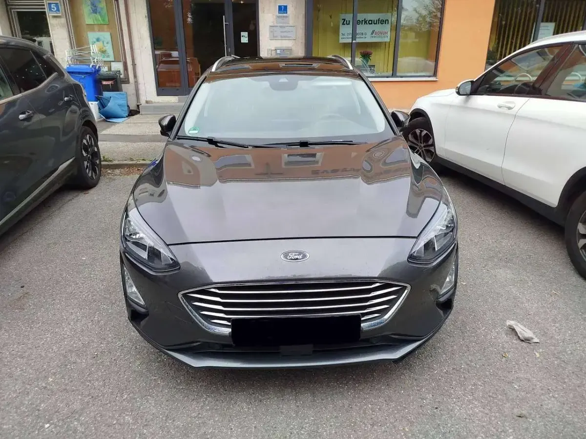 Gebraucht Ford Focus Titanium 120 PS (88 kW) 2020 Grau Kombi