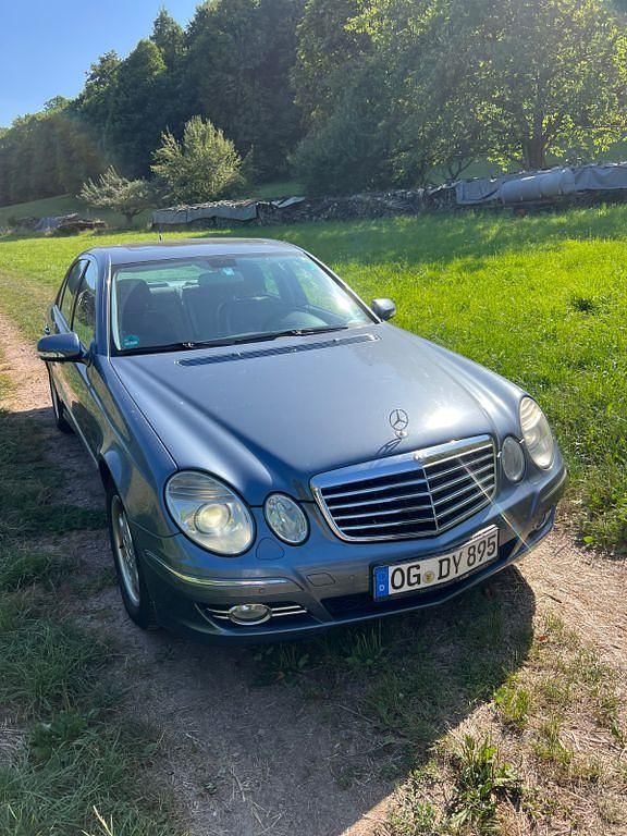 Blau Gebraucht 2007 Mercedes E280 Limousine | 7.500 € (Teuer) - Bild 1/4