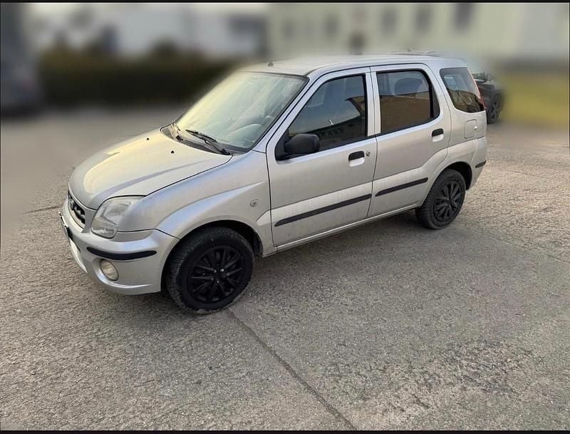 Gebraucht Subaru Justy 94 PS (69 kW) 2003 Silber Kleinwagen