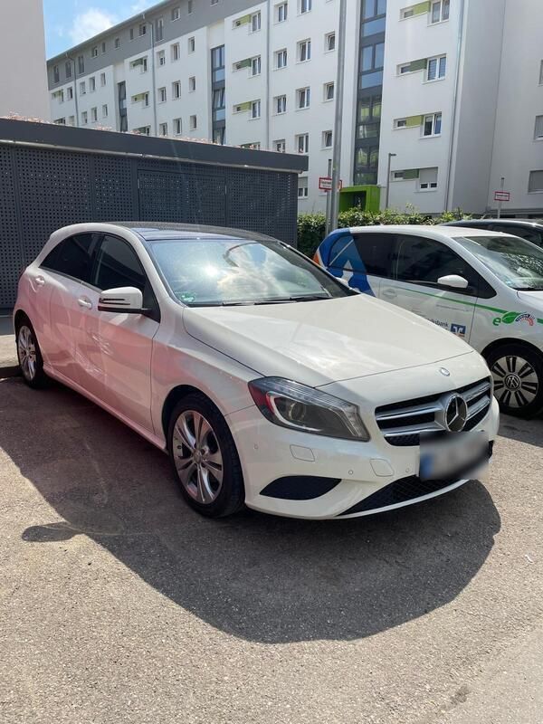 Weiß Gebraucht 2014 Mercedes A200 Kleinwagen | 15.500 € (Fairer Preis) - Bild 1/4