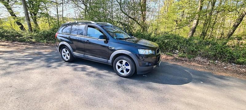 Schwarz Gebraucht 2012 Chevrolet Captiva SUV | 6.150 € (Fairer Preis) - Bild 1/4