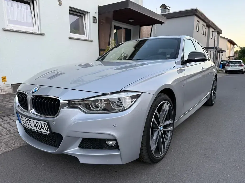Gebraucht BMW 330 M Sport 258 PS (189 kW) 2018 Grau Limousine