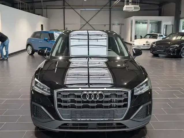 Gebraucht Audi Q2 Basis 160 PS (117 kW) 2022 Schwarz SUV