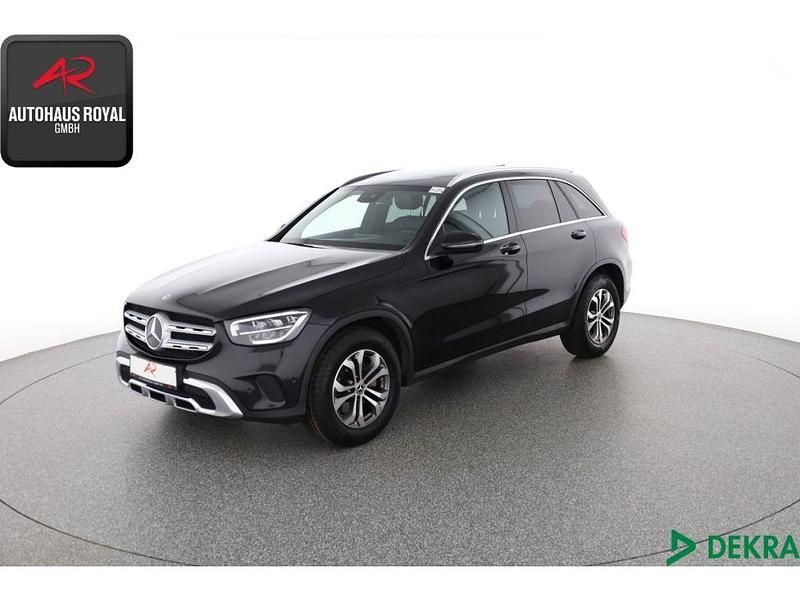 Schwarz (metallic) Gebraucht 2022 Mercedes GLC220 SUV | 37.879 € (Guter Preis) - Bild 1/4