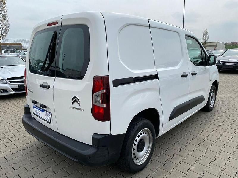 Second-hand Citroën Berlingo 99 CP (72 kW) 2019 Alb Monovolum