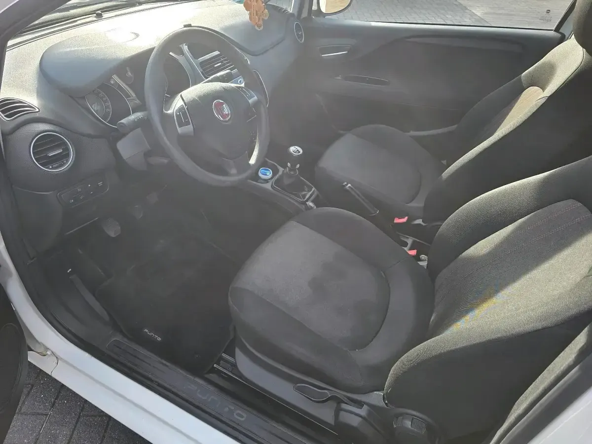 Gebraucht Fiat Punto 69 PS (50 kW) 2014 Weiß Kleinwagen