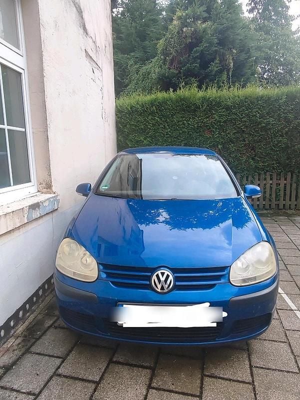 Blau Gebraucht 2004 VW Golf Limousine | 700 € (Fairer Preis) - Bild 1/4