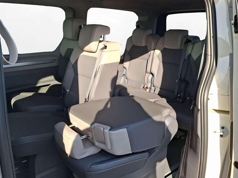 Neu VW Multivan 150 PS (110 kW) 2026 Hellelfenbein r1015 Van