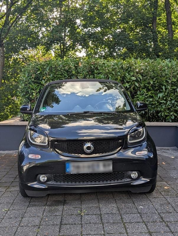 Schwarz Gebraucht 2016 Smart ForTwo Coupé Passion Kleinwagen | 8.500 € (Guter Preis) - Bild 1/4