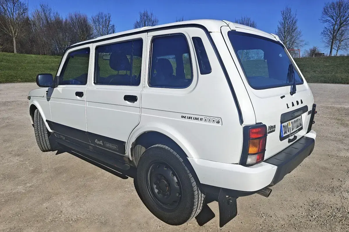 Używany Lada Urban 83 KM (61 kW) 2021 Biały SUV