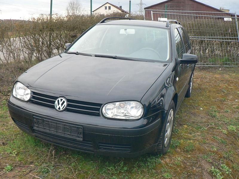 Gebraucht VW Golf IV Basis 101 PS (74 kW) 2004 Schwarz Kombi