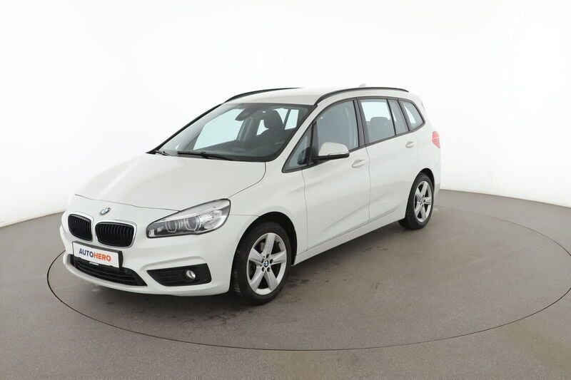 Weiß Gebraucht 2016 BMW 218 Gran Tourer Advantage Van / Kleinbus | 15.180 € (Guter Preis) - Bild 1/4