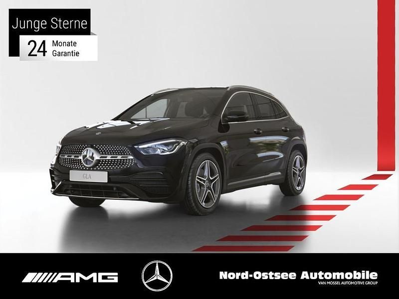 Metalliclack kosmosschwarz Gebraucht 2021 Mercedes GLA250 AMG SUV | 39.490 € (Fairer Preis) - Bild 1/3
