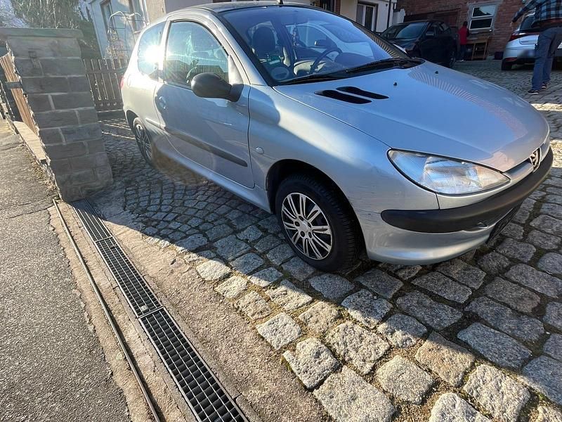 Gebraucht Peugeot 206 60 PS (44 kW) 2001 Kleinwagen