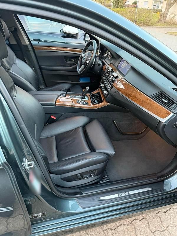 Gebraucht BMW 530 2011 Grün Kleinwagen