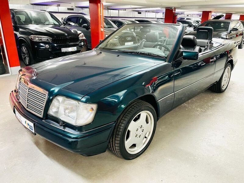 Grün Gebraucht 1996 Mercedes E200 Cabrio | 11.900 € (Superpreis) - Bild 1/4
